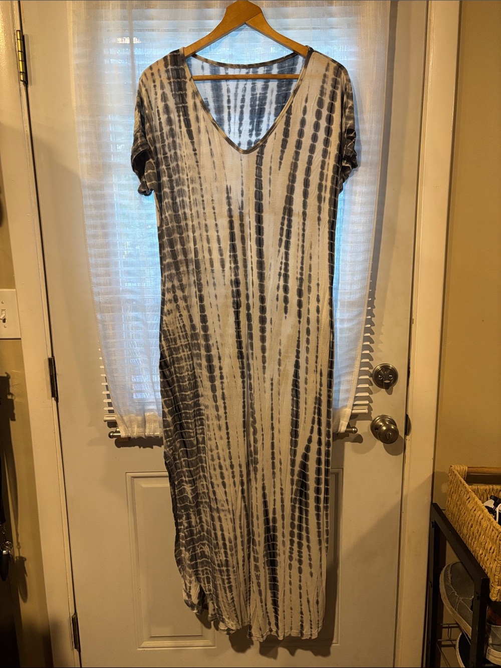 Amazon Women's Black and White Tie-Dye V-Neck Maxi Dress